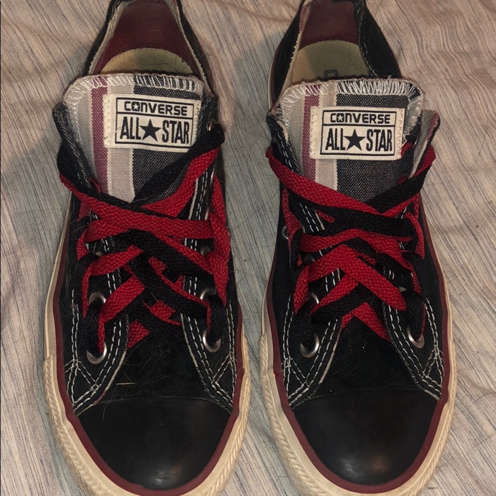 Converse Allstar low top ~ barely worn